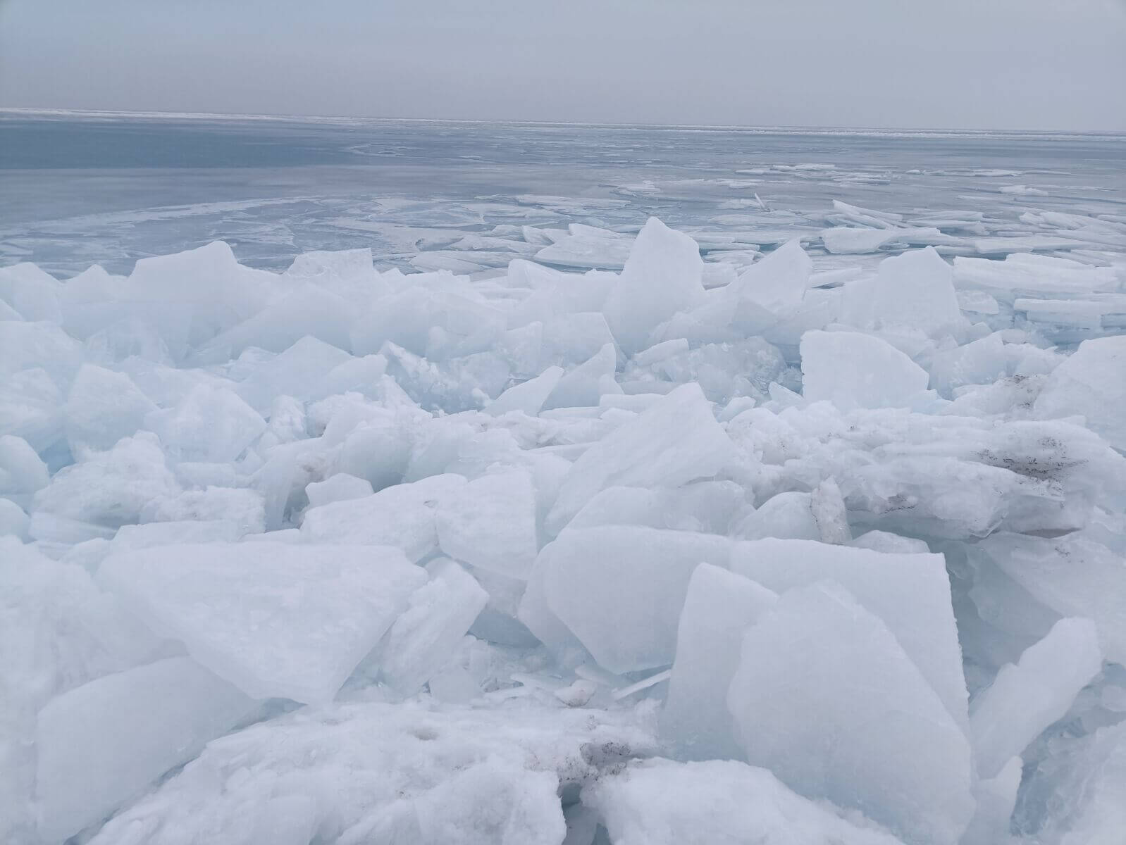 Ice ridges on Kapchagai Lake • Max from Almaty